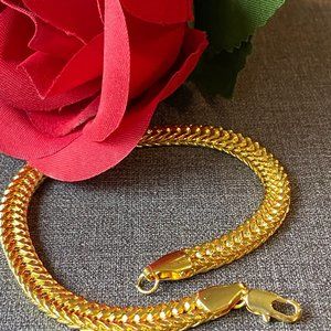 Gorgeous chain style Bracelet